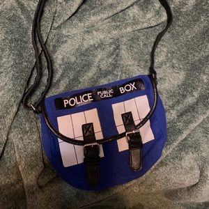Crossbody T.A.R.D.I.S Doctor Who bag.